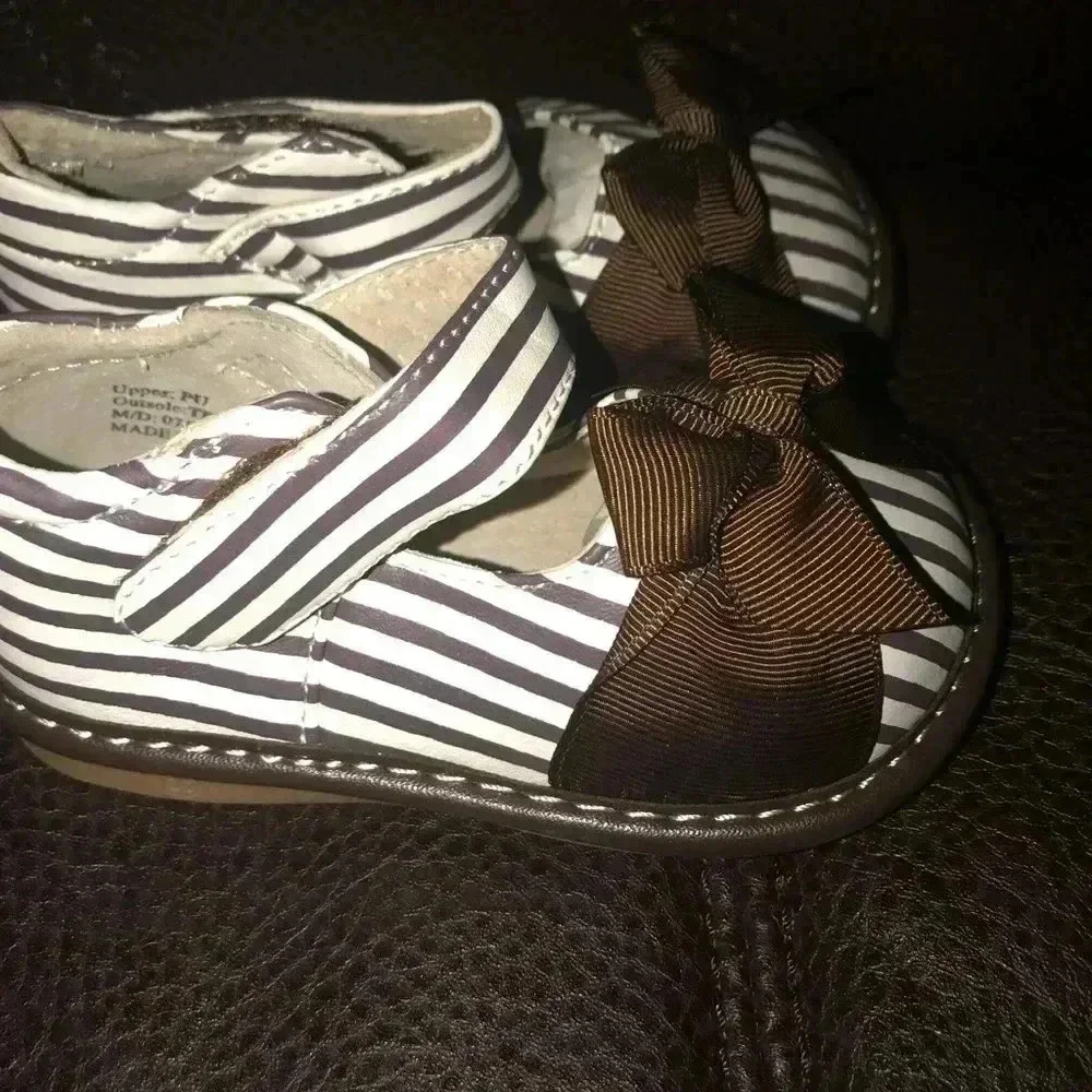 LITTLE GIRLS SZ 4 BROWN STRIPED SHOES - Picture 6 of 6